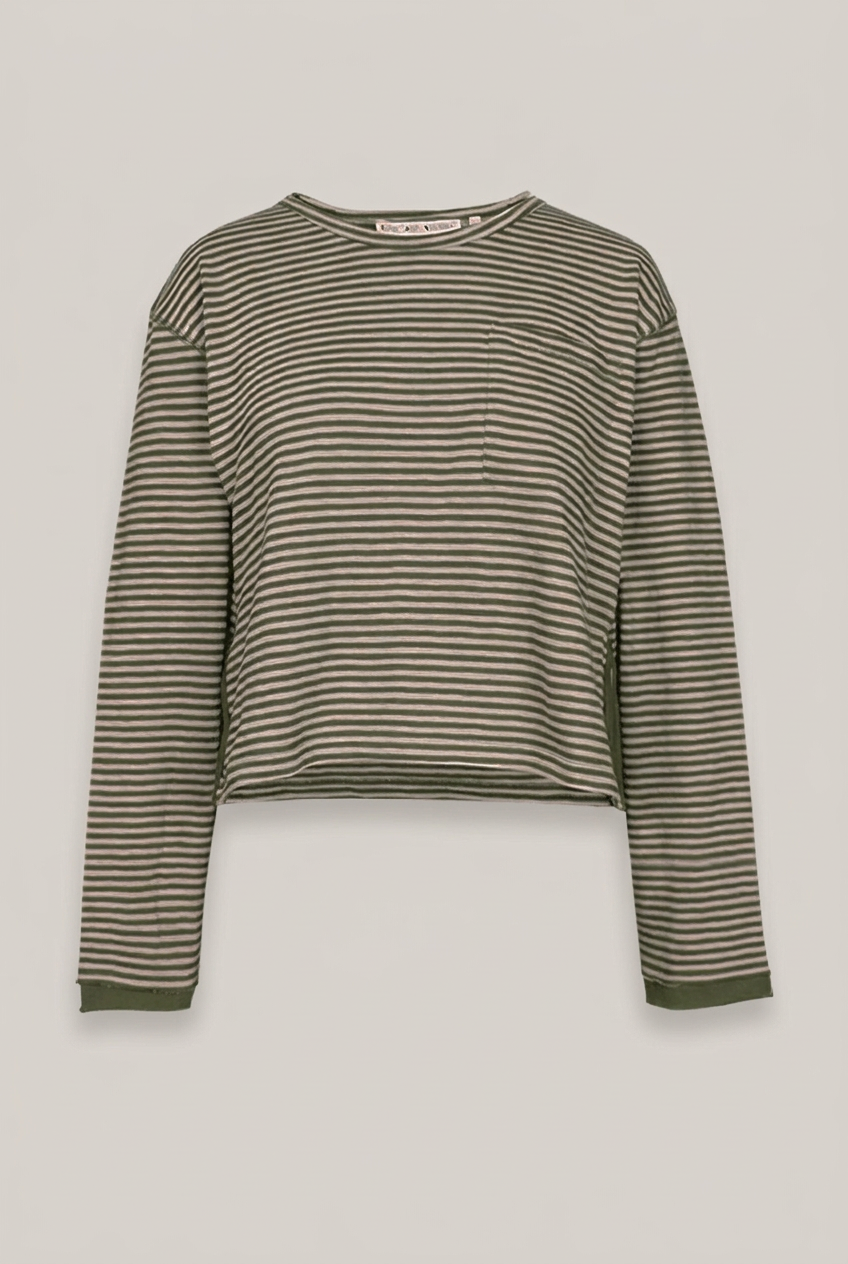 LoveJoyVictory WEWAK Streifen-Langarmshirt, Vorderseite vor Greige-Hintergrund