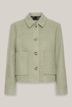 ICHI IHJANNET Jacke in Tea Melange Green, Vorderansicht vor greigefarbenem Hintergrund